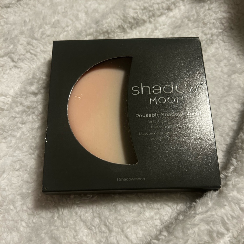 Shadow moon eyeshadow shield